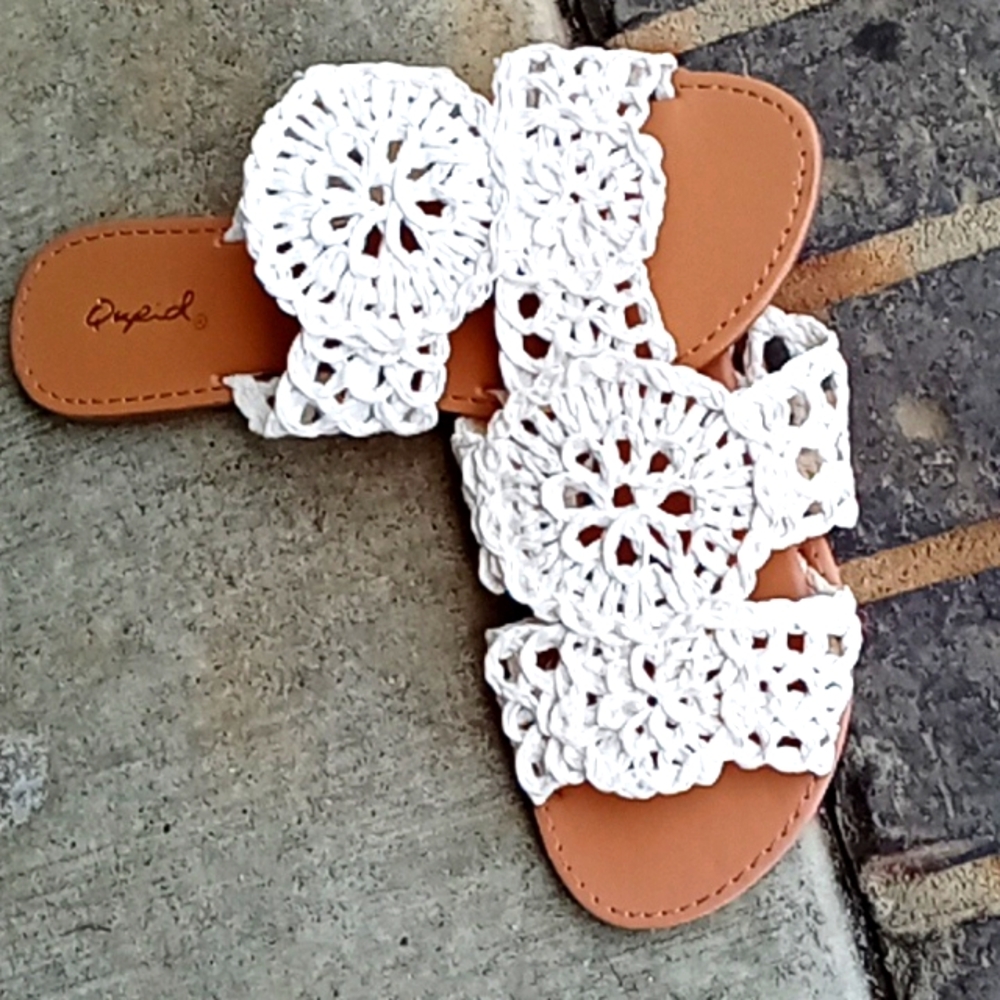 3 For$10 Pink Lily White Crochet Sandals NWOT - Picture 3 of 4